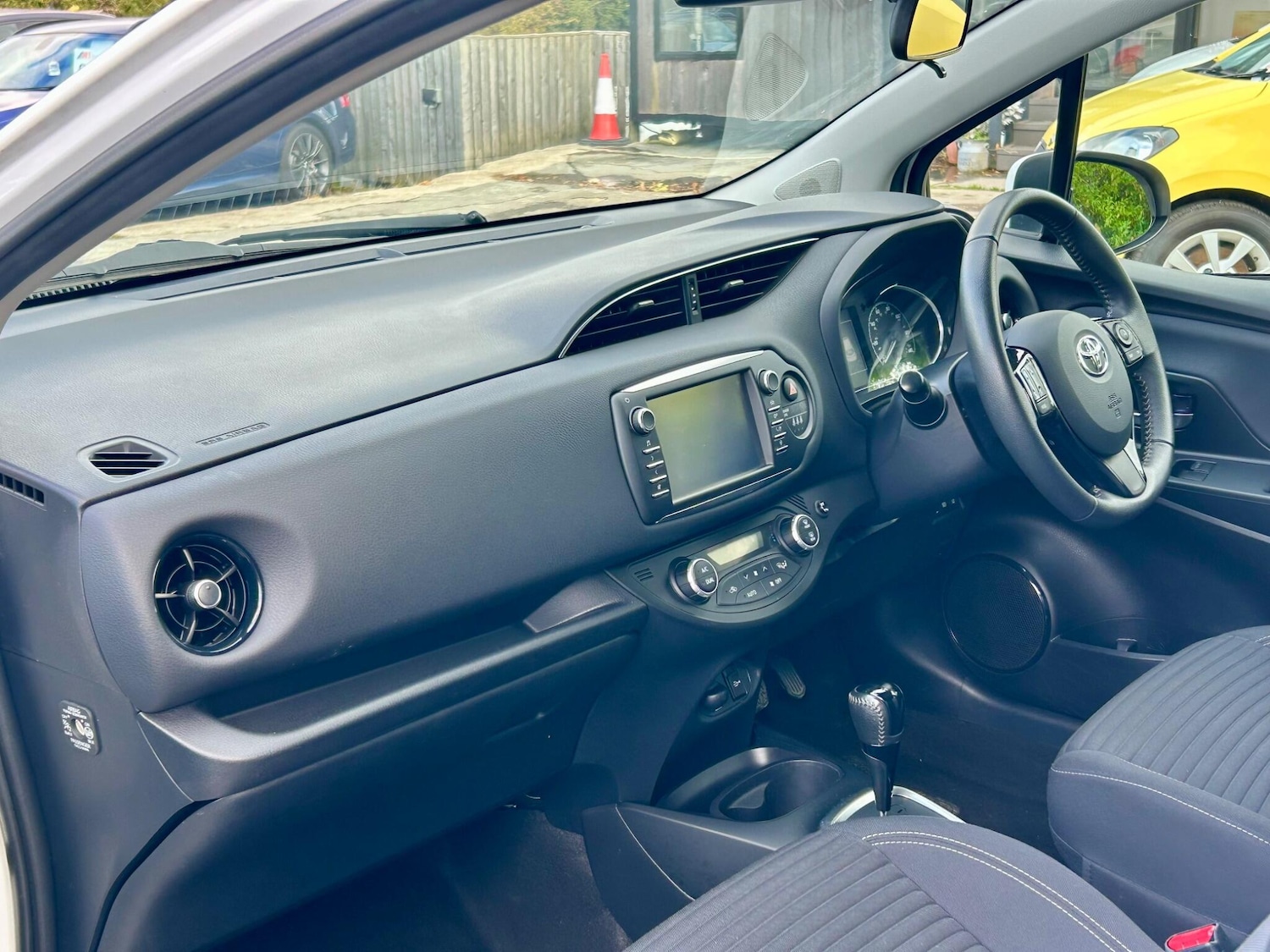 Used Toyota Yaris 2018 for sale - 76377766: Photo 7