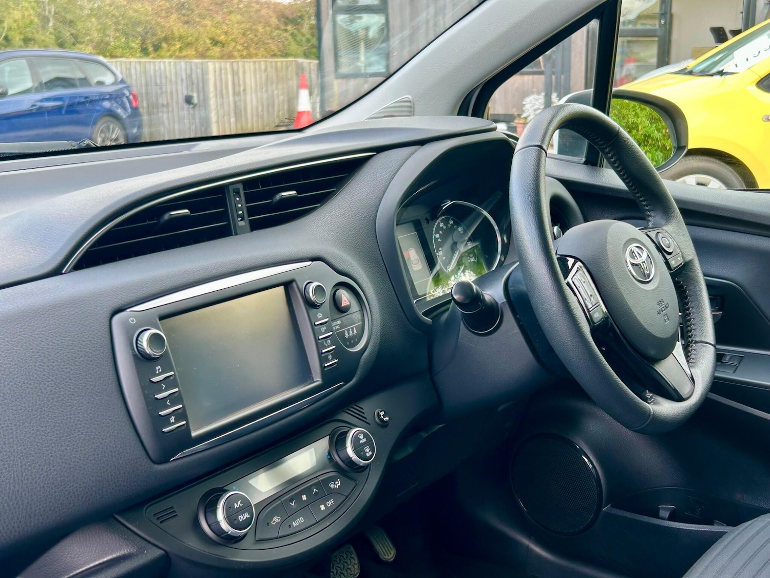 Used Toyota Yaris 2018 for sale - 76377766: Photo 8