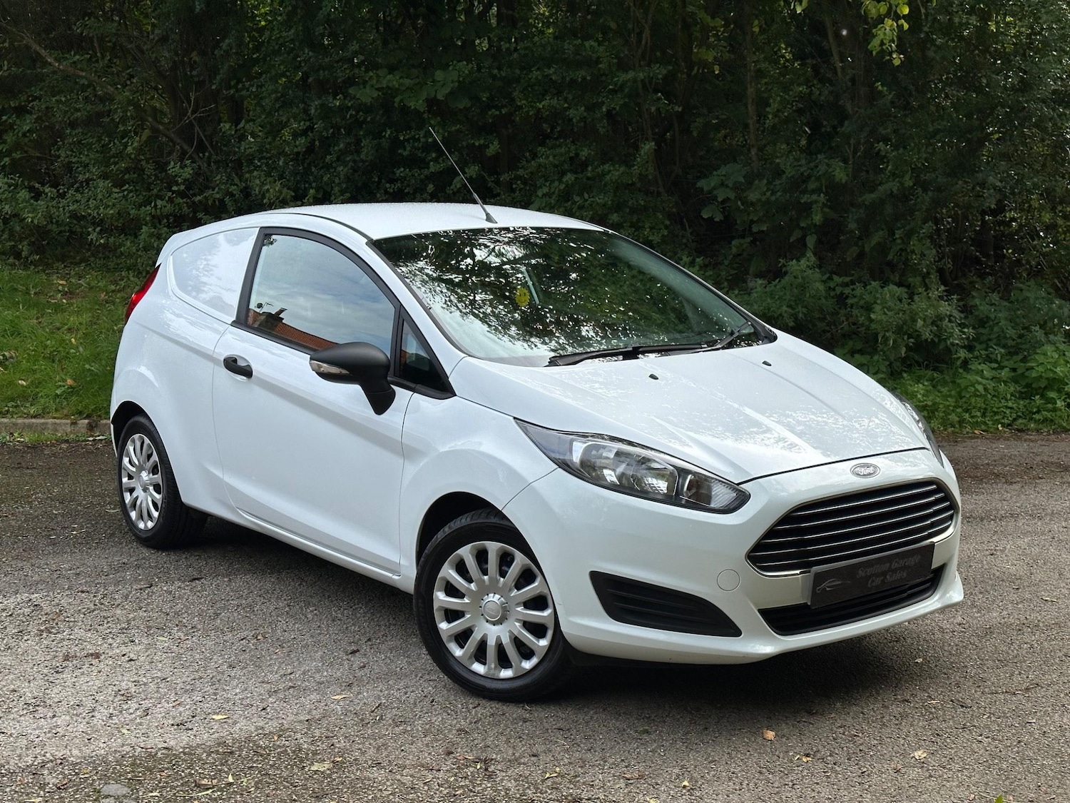 Used Ford Fiesta Van 2016 for sale - 76326181: Photo 1