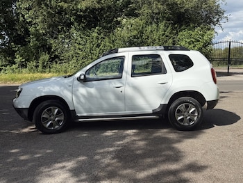Used Dacia Duster 2015 for sale - 78864943: Photo