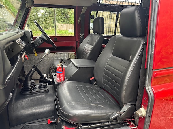 Used Land Rover Defender 90 1998 for sale - 76295888: Photo 24
