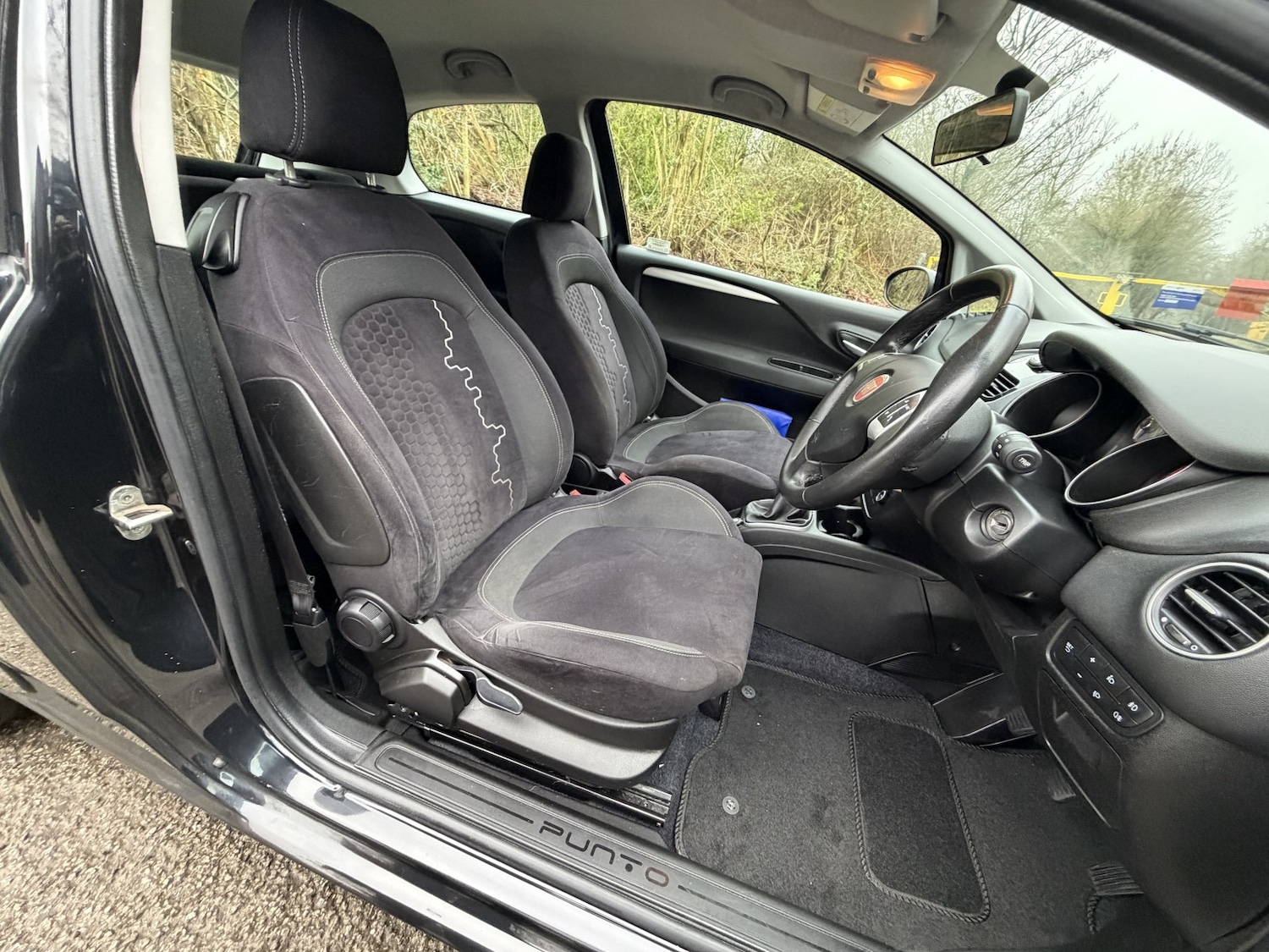 Used Fiat Punto 2015 for sale - 77124208: Photo 10