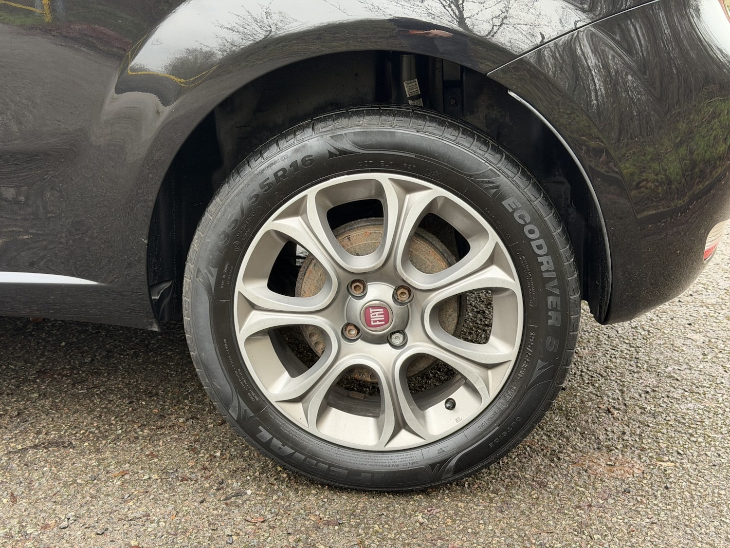 Used Fiat Punto 2015 for sale - 77124208: Photo 25