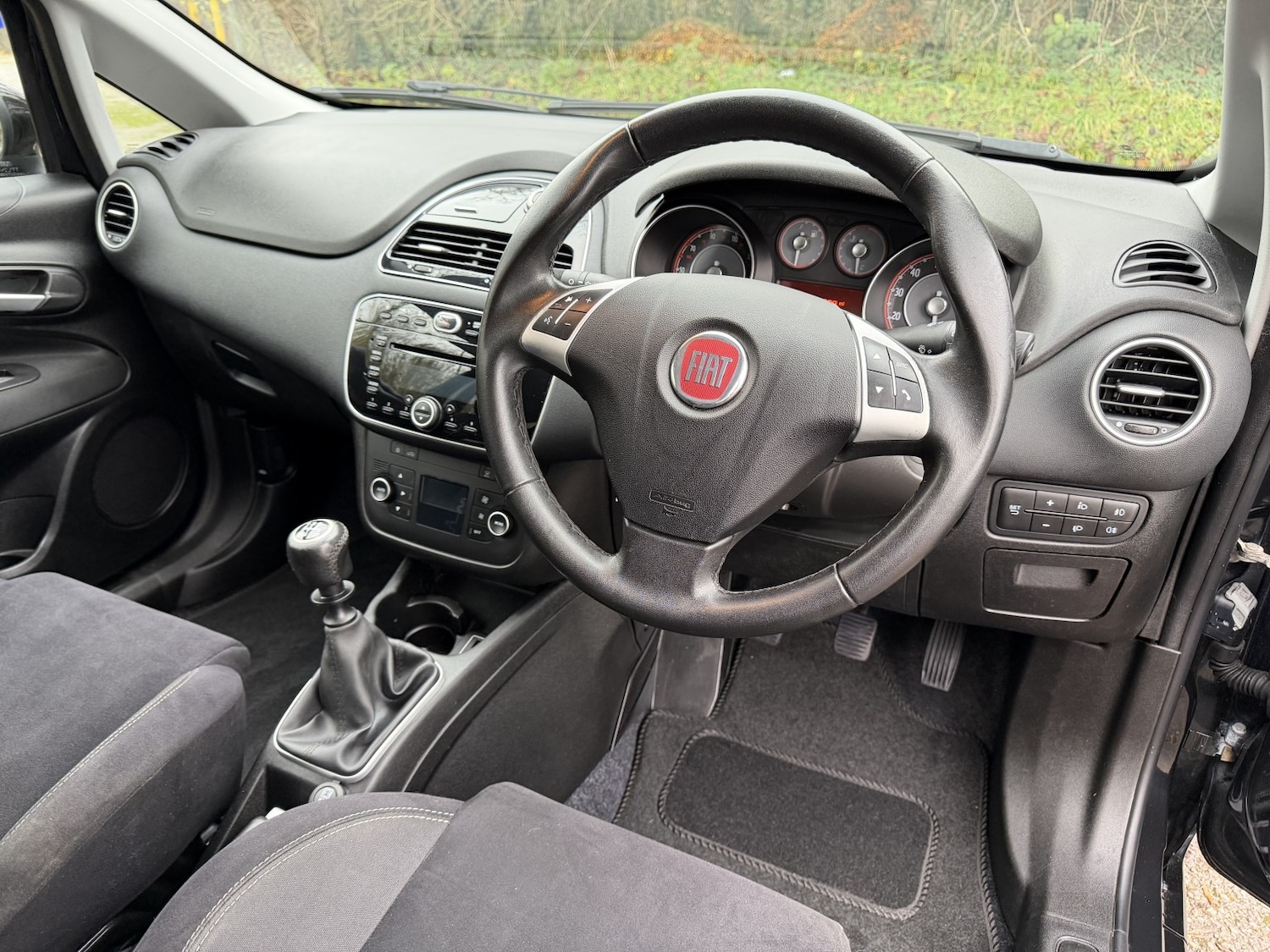 Used Fiat Punto 2015 for sale - 77124208: Photo 9