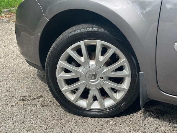 Used Renault Clio 2010 for sale - 75431645: Photo 10