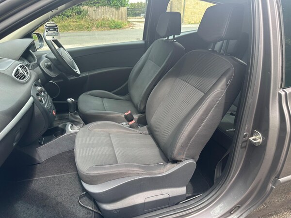Used Renault Clio 2010 for sale - 75431645: Photo 22