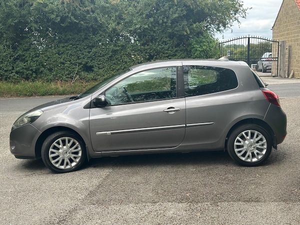 Used Renault Clio 2010 for sale - 75431645: Photo 4