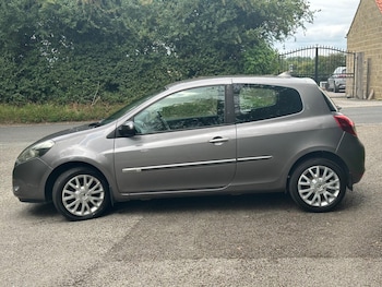 Used Renault Clio 2010 for sale - 75431645: Photo