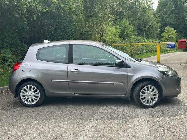 Used Renault Clio 2010 for sale - 75431645: Photo 6