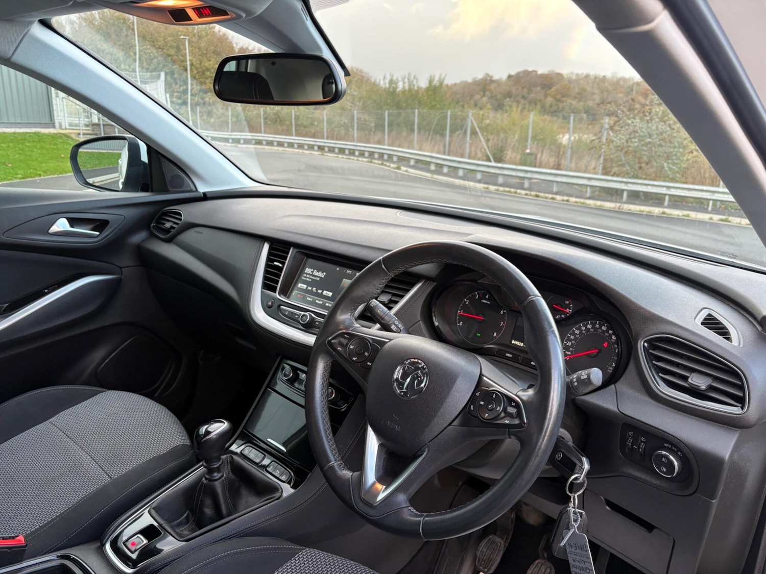 Used Vauxhall Grandland X 2019 for sale - 76865729: Photo 2