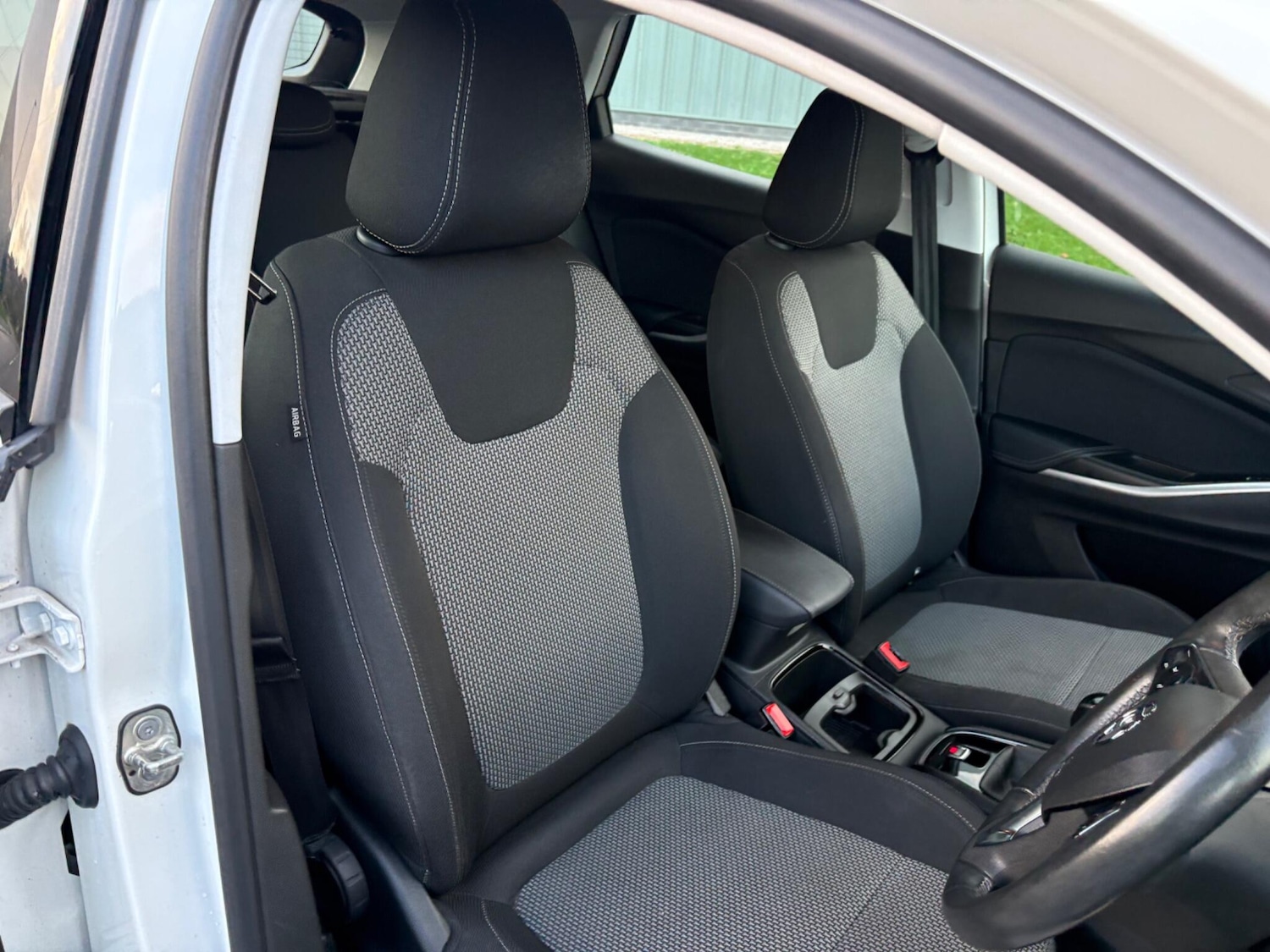 Used Vauxhall Grandland X 2019 for sale - 76865729: Photo 3