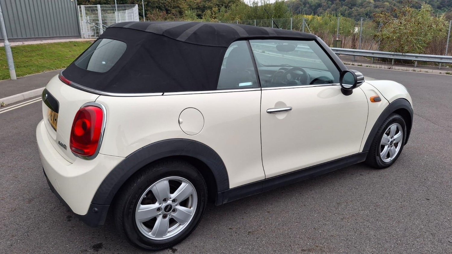 Used MINI Convertible 2016 for sale - 76865177: Photo 18