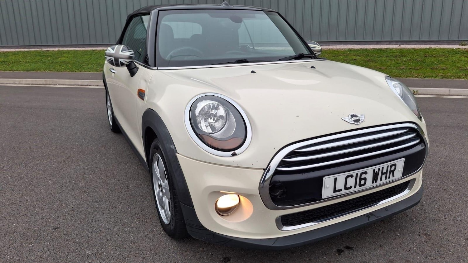 Used MINI Convertible 2016 for sale - 76865177: Photo 24
