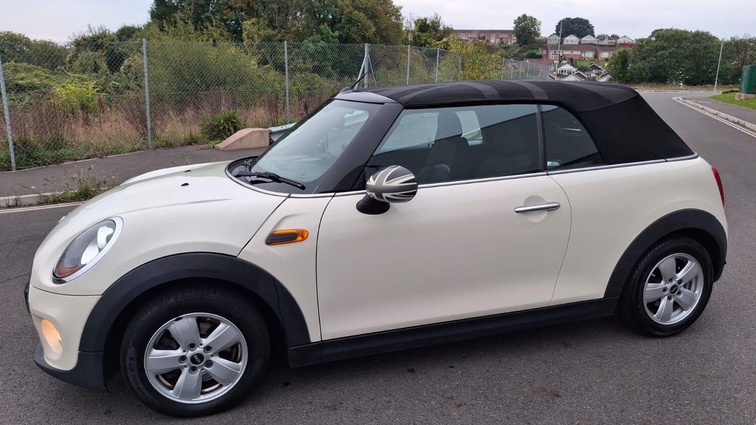 Used MINI Convertible 2016 for sale - 76865177: Photo 26