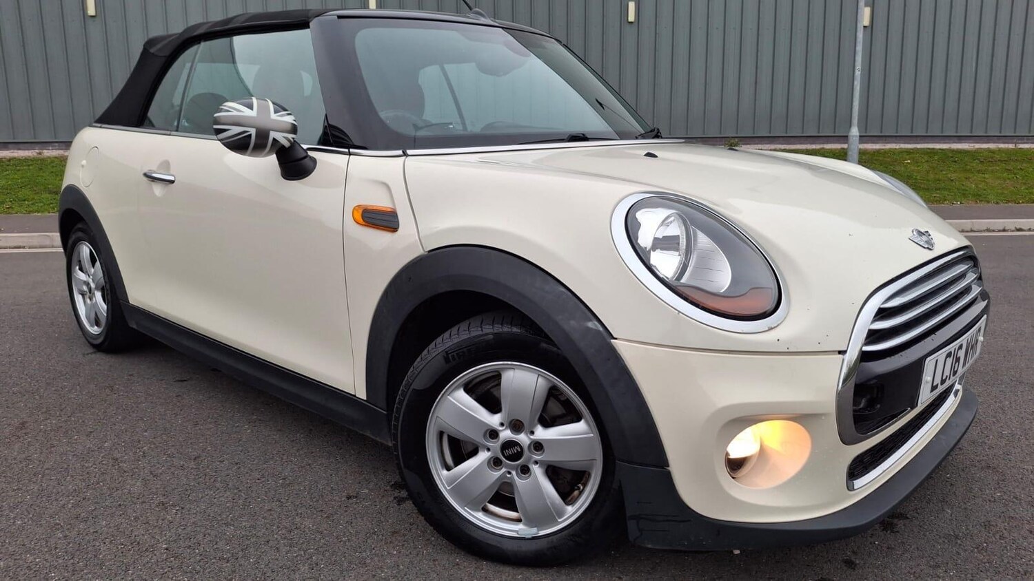 Used MINI Convertible 2016 for sale - 76865177: Photo 39