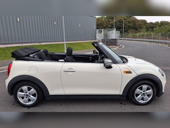 Used MINI Convertible 2016 for sale - 76865177: Photo