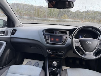 Used Hyundai i20 2016 for sale - 77330413: Photo