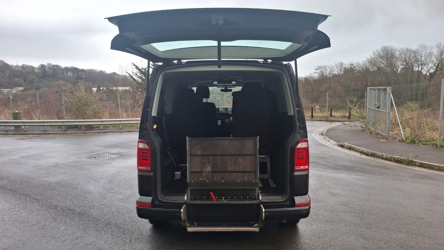 Used Volkswagen Transporter Shuttle 2019 for sale - 77456135: Photo 3