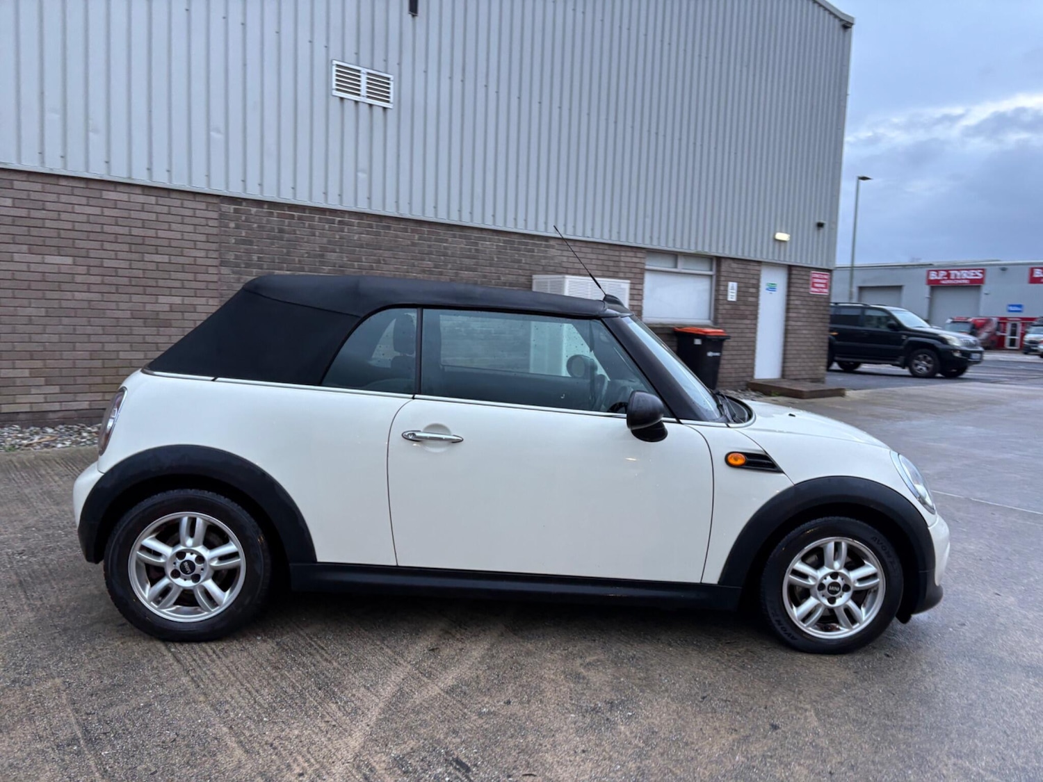 Used MINI Convertible 2012 for sale - 76865680: Photo 38
