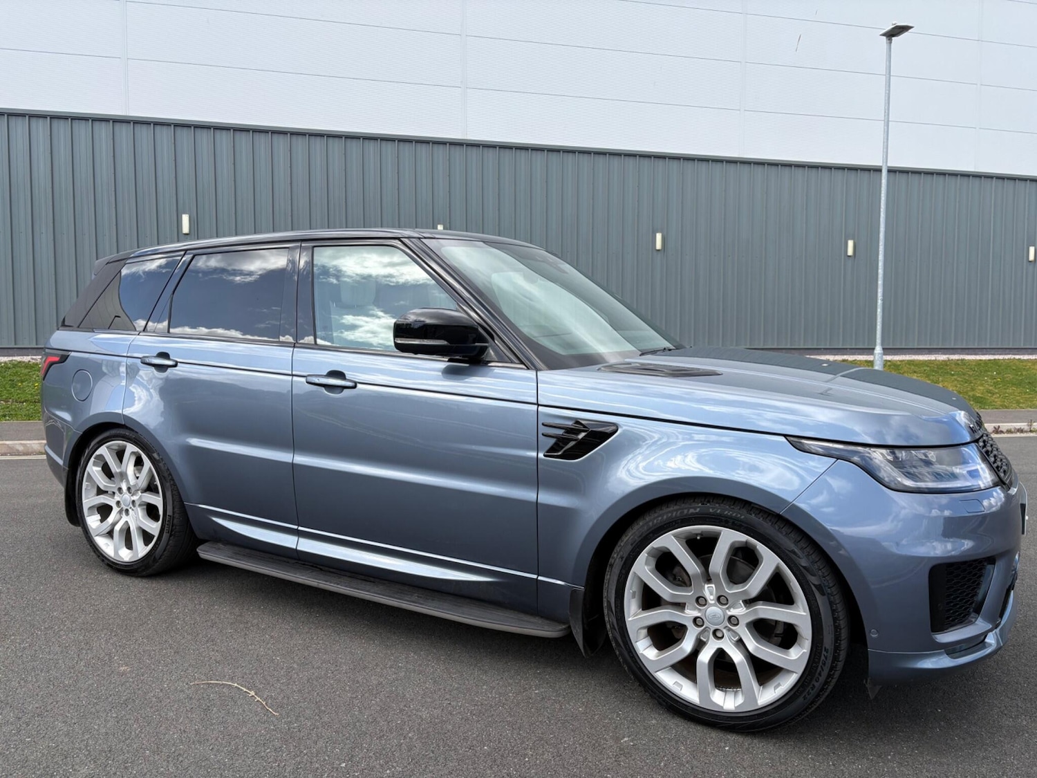 Used Land Rover Range Rover Sport 2018 for sale - 78086975: Photo 11