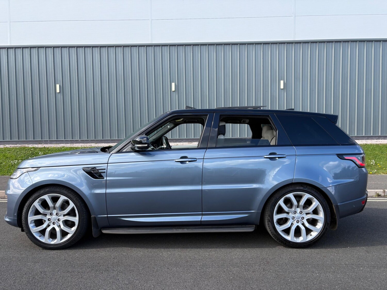 Used Land Rover Range Rover Sport 2018 for sale - 78086975: Photo 24