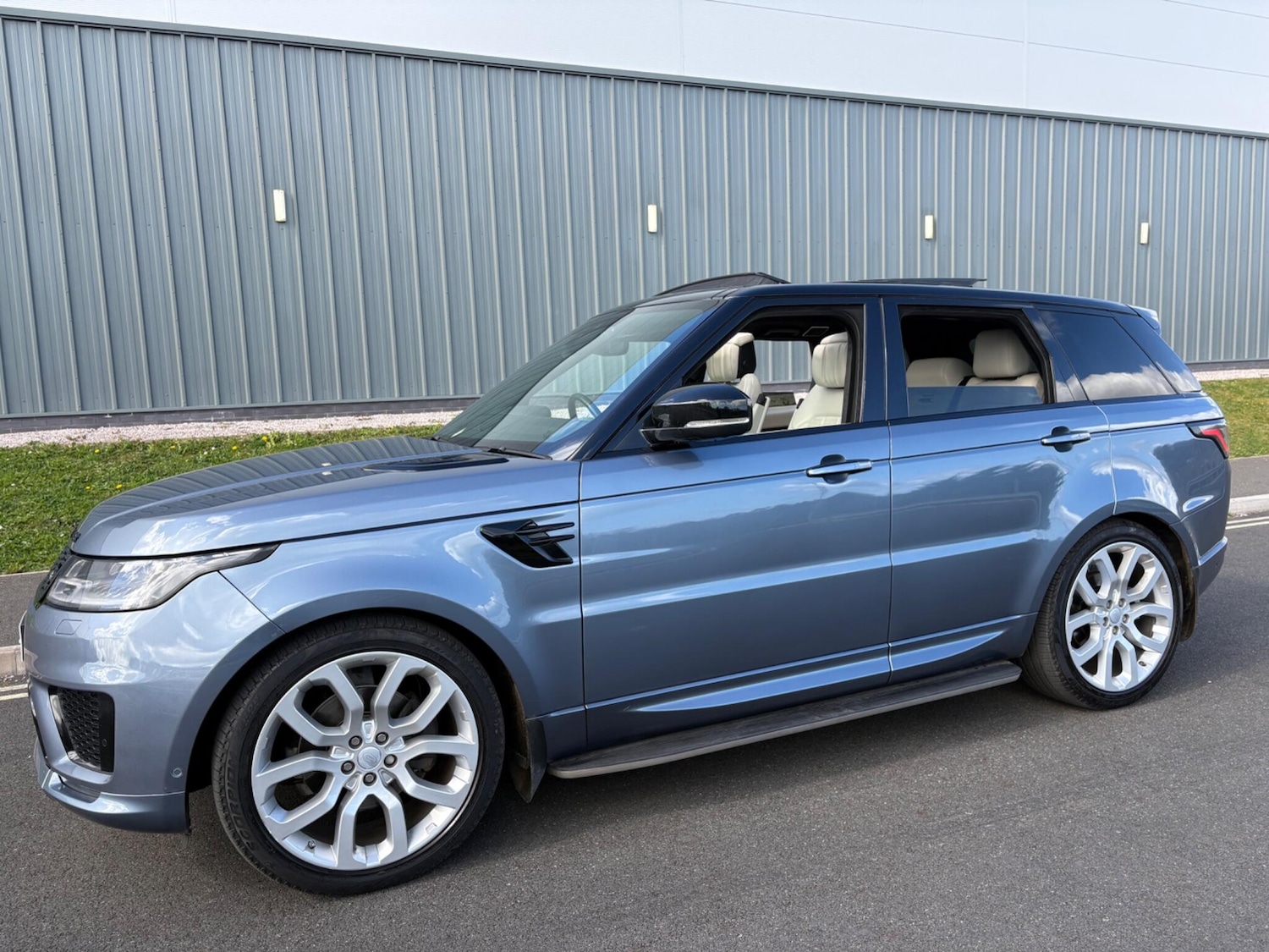 Used Land Rover Range Rover Sport 2018 for sale - 78086975: Photo 25
