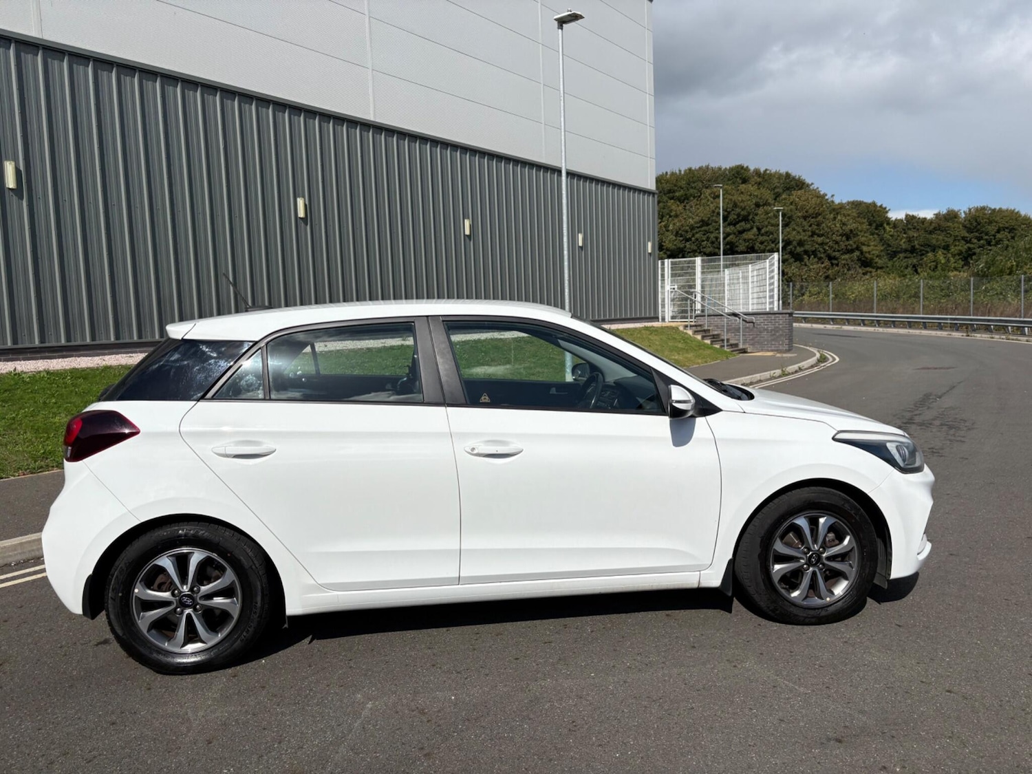 Used Hyundai i20 2019 for sale - 76865495: Photo 8
