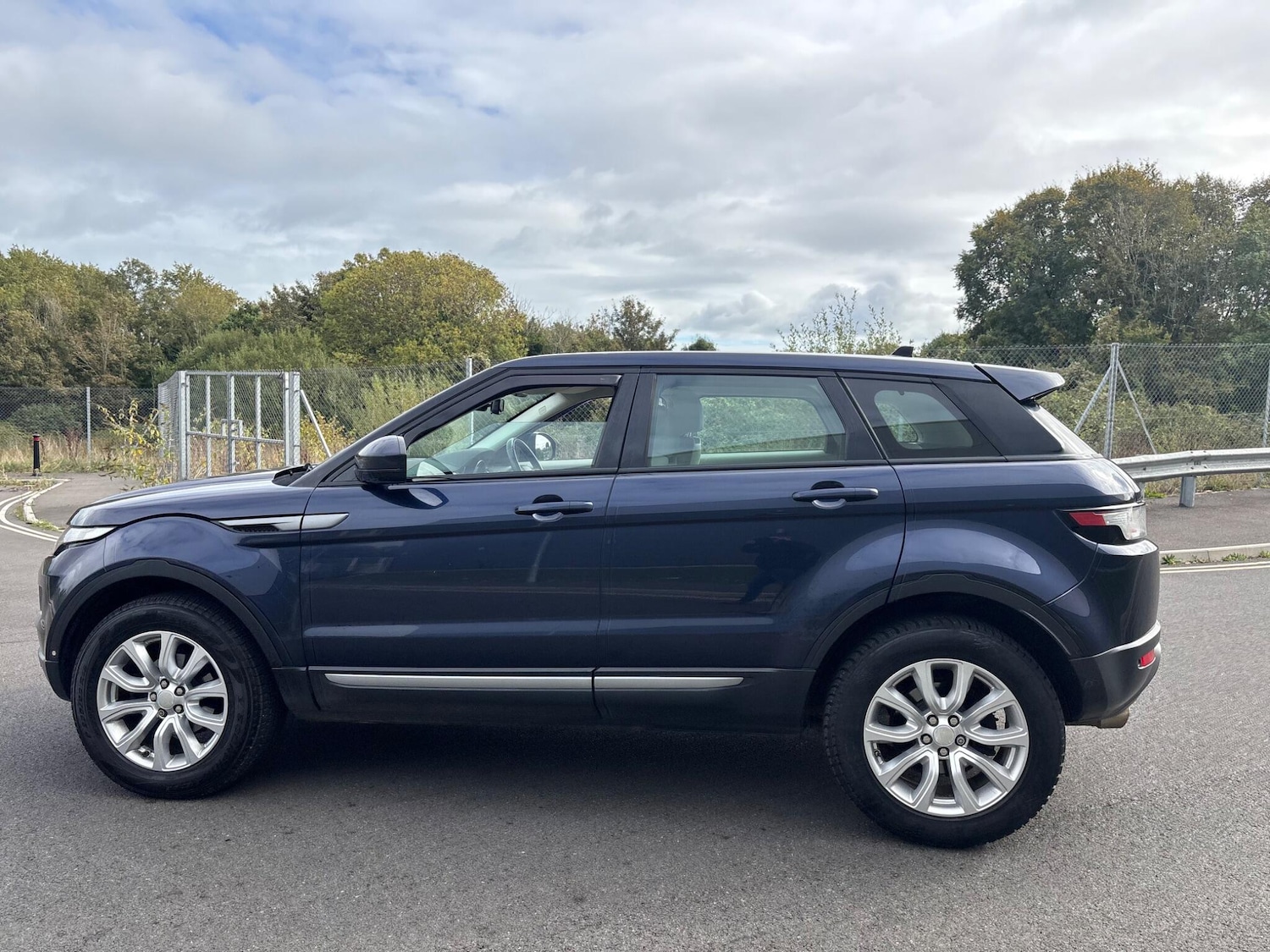 Used Land Rover Range Rover Evoque 2015 for sale - 77330402: Photo 4