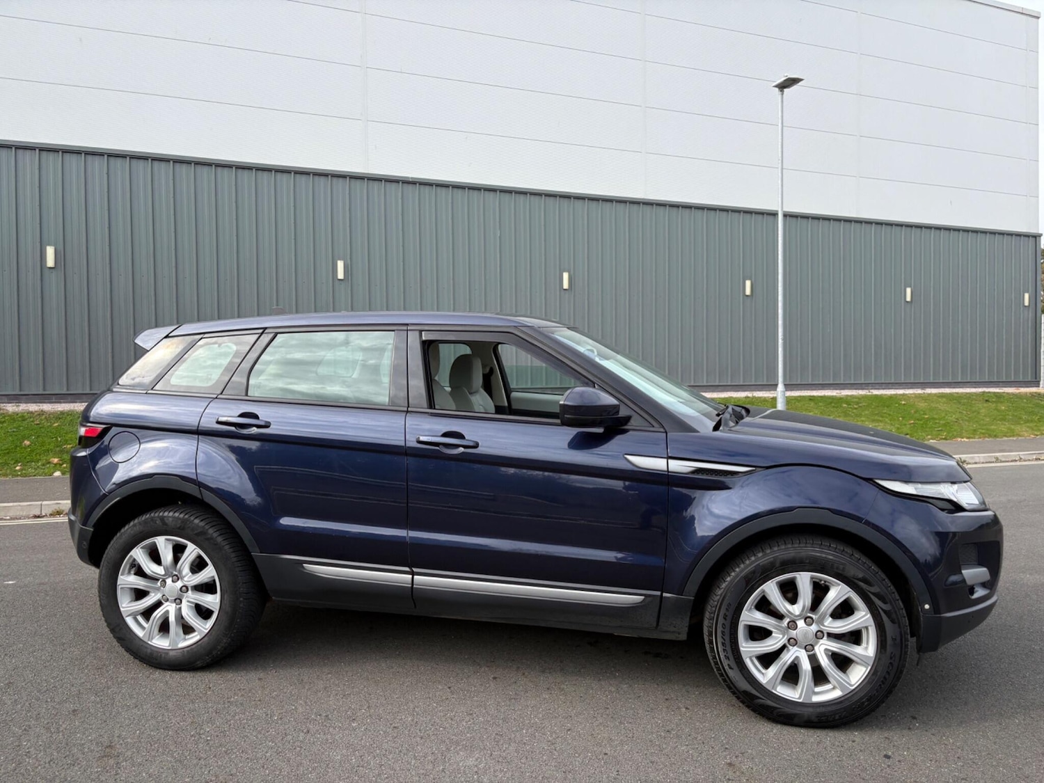 Used Land Rover Range Rover Evoque 2015 for sale - 77330402: Photo 50