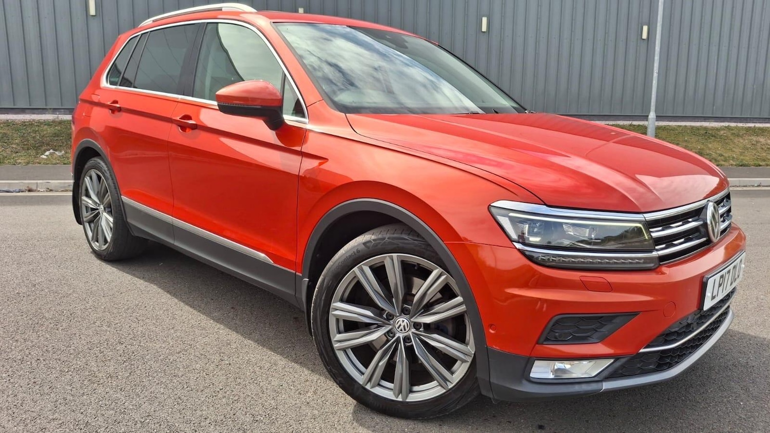 Used Volkswagen Tiguan 2017 for sale - 76865682: Photo 1