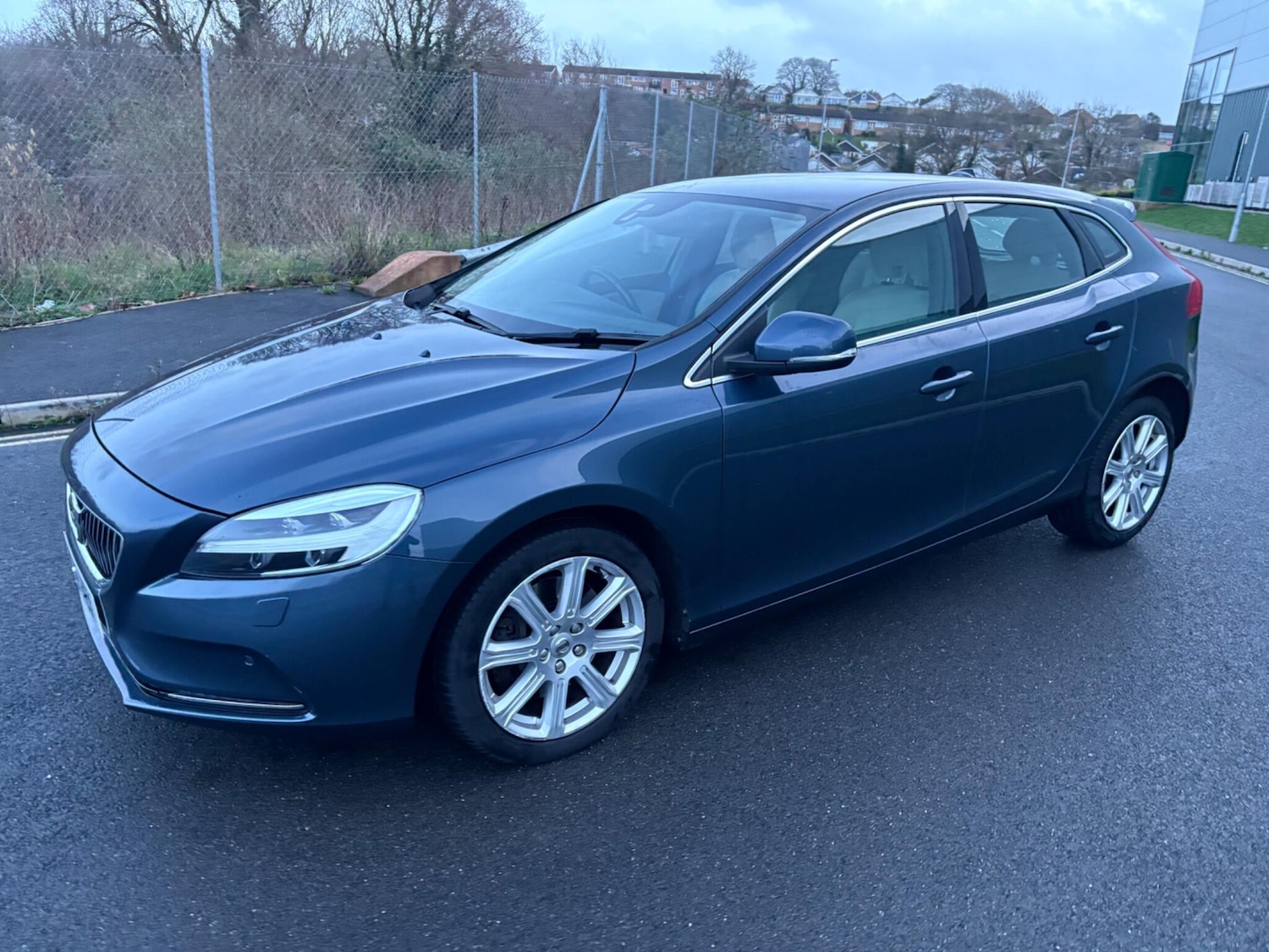 Used Volvo V40 2019 for sale - 77625606: Photo 12