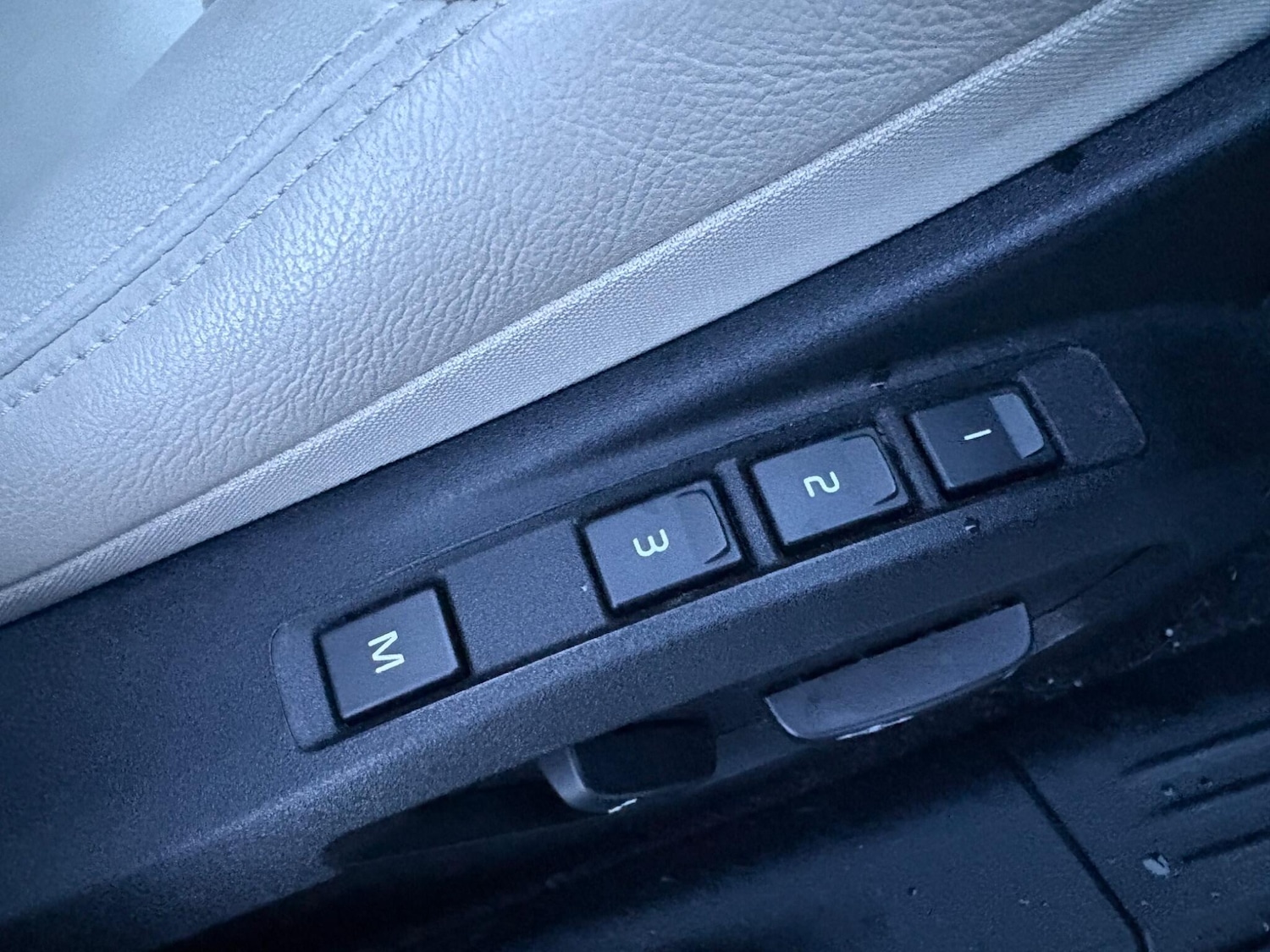 Used Volvo V40 2019 for sale - 77625606: Photo 24