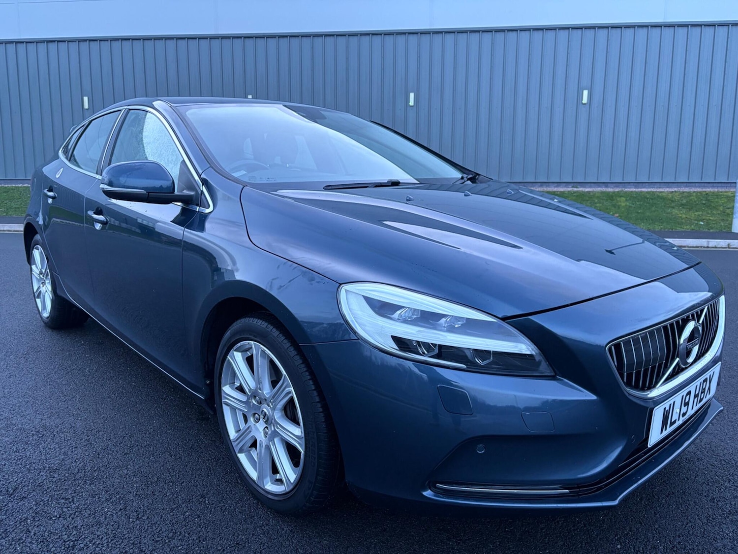 Used Volvo V40 2019 for sale - 77625606: Photo 36