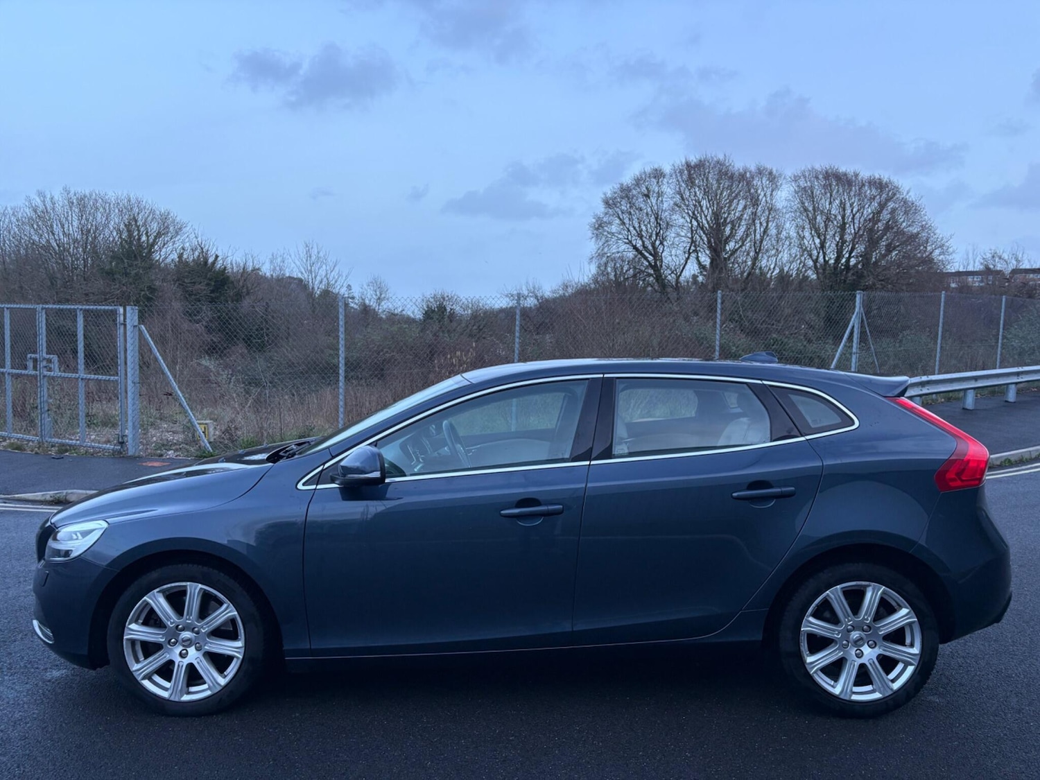 Used Volvo V40 2019 for sale - 77625606: Photo 4