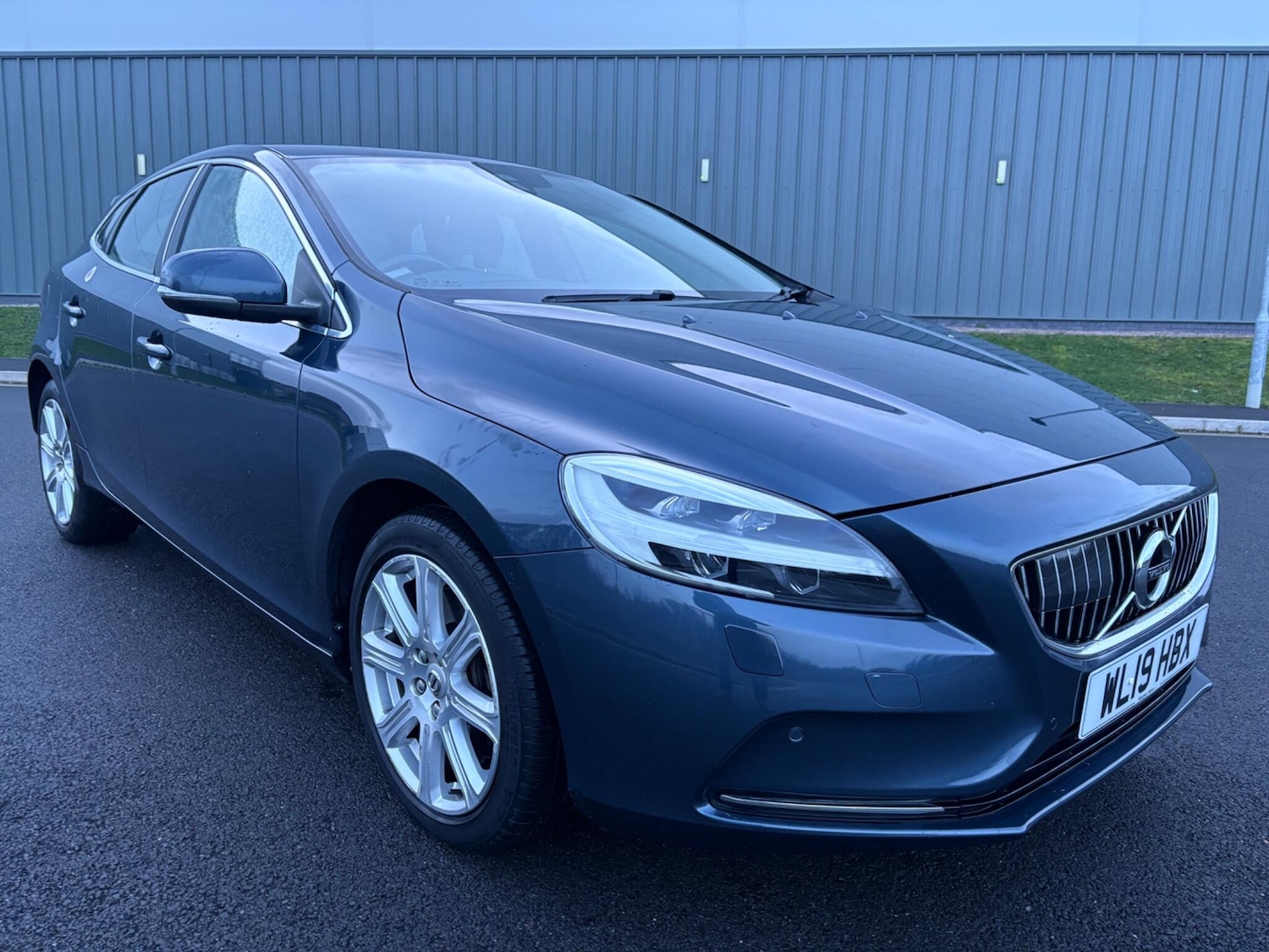 Used Volvo V40 2019 for sale - 77625606: Photo 7