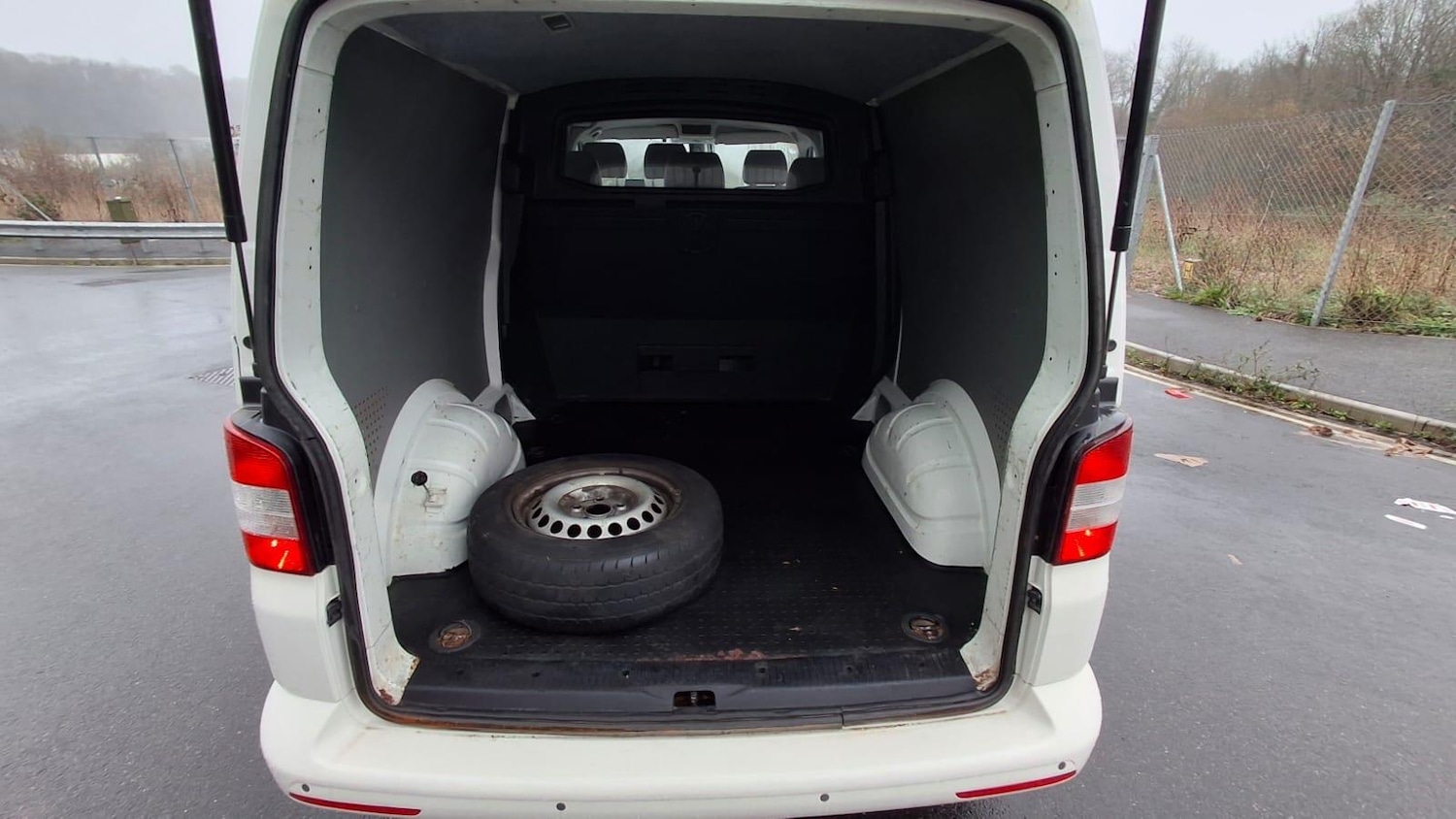 Used Volkswagen Transporter 2012 for sale - 77456043: Photo 26