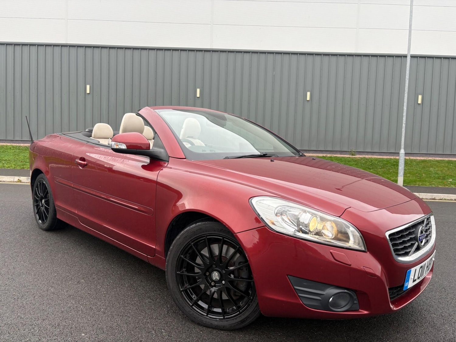 Used Volvo C70 2011 for sale - 76865664: Photo 41