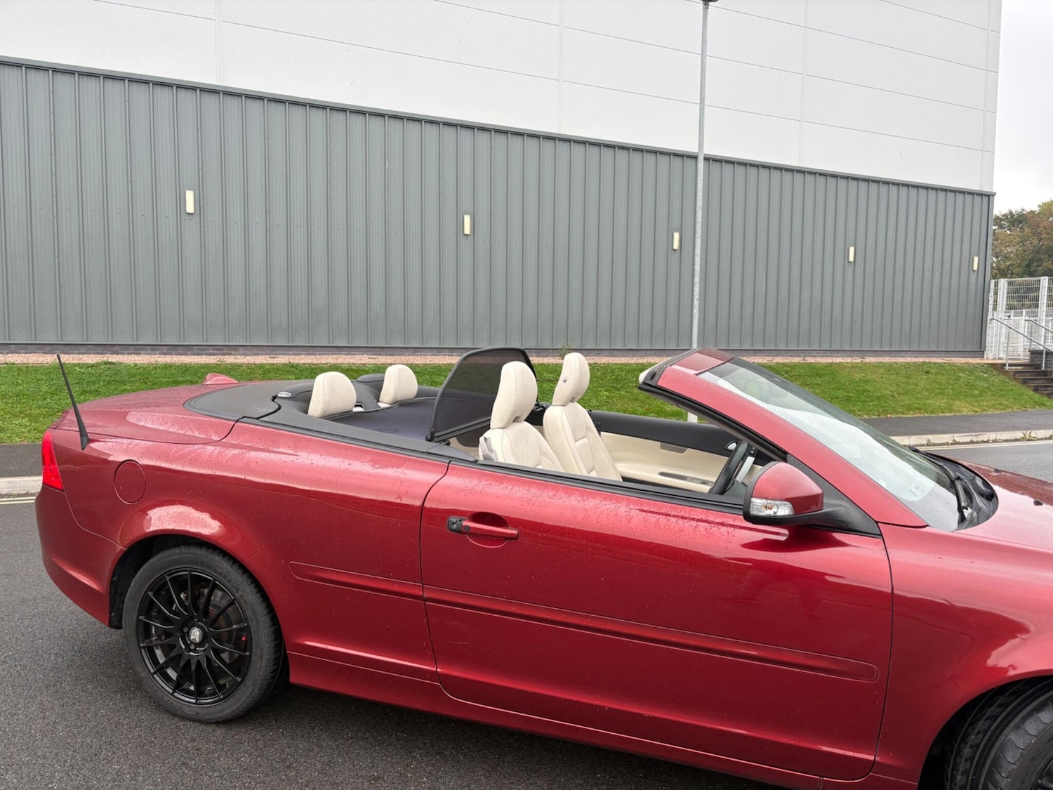 Used Volvo C70 2011 for sale - 76865664: Photo 46