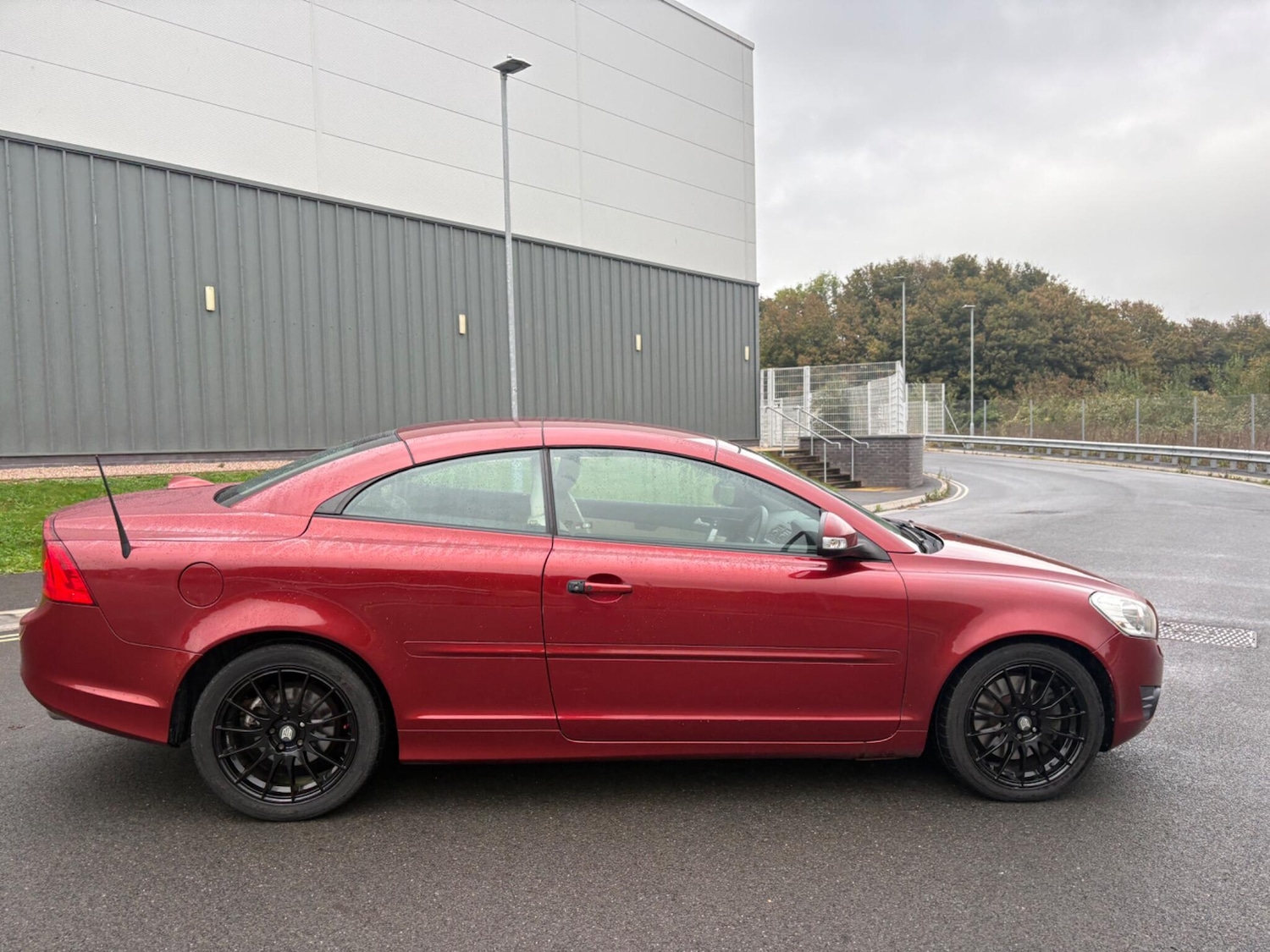 Used Volvo C70 2011 for sale - 76865664: Photo 8