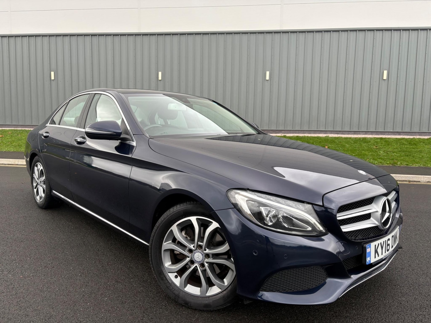 Used Mercedes-Benz C Class 2016 for sale - 77029744: Photo 1