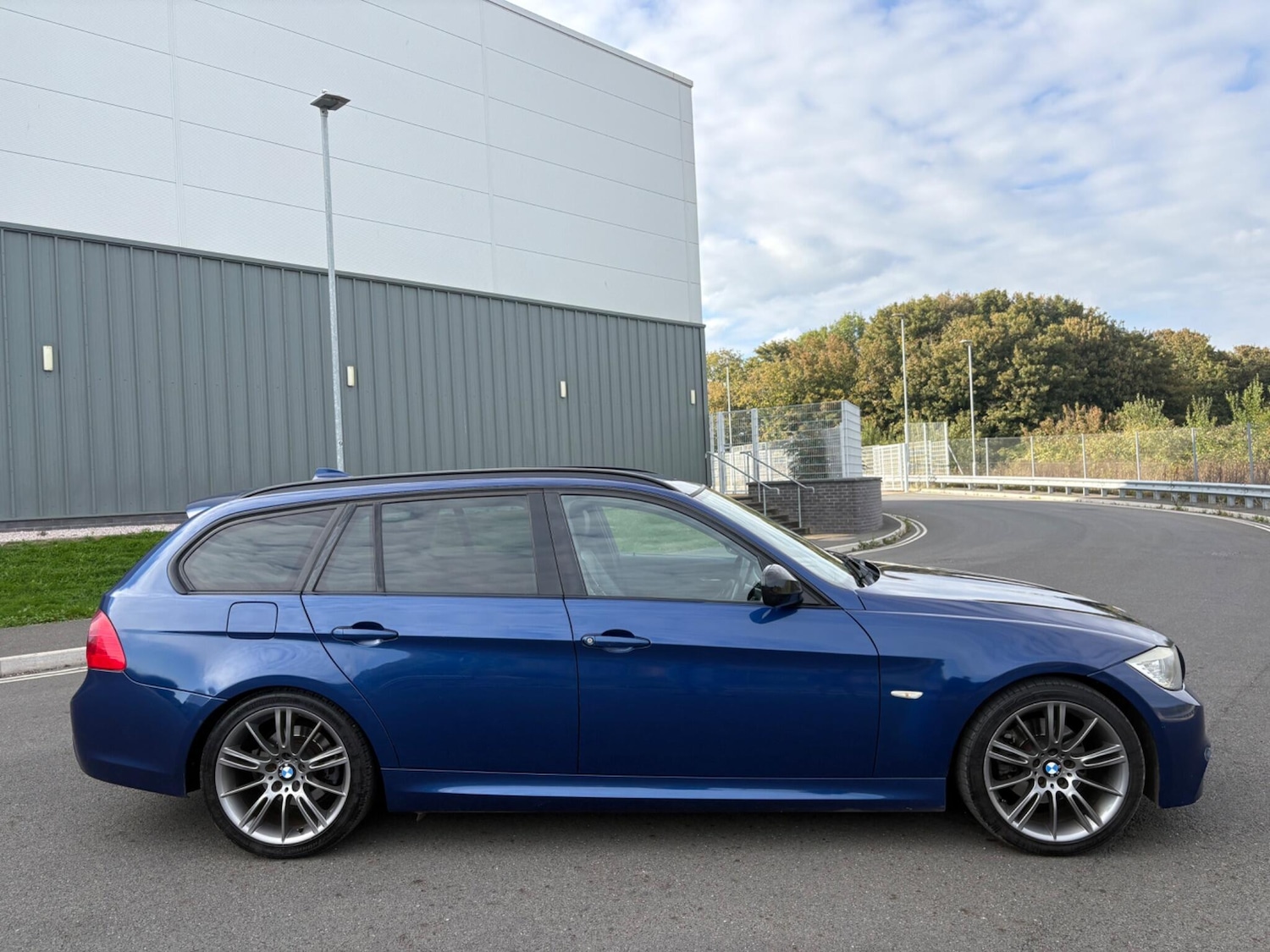 Used BMW 3 Series 2011 for sale - 76865158: Photo 11