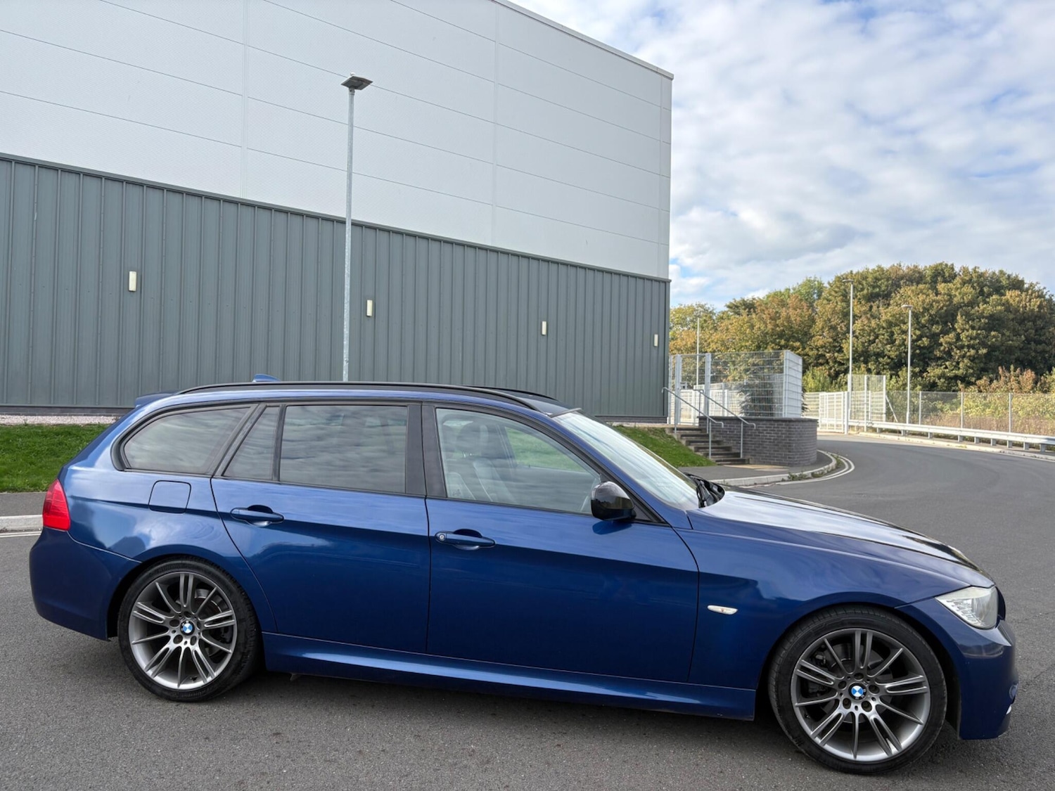 Used BMW 3 Series 2011 for sale - 76865158: Photo 38