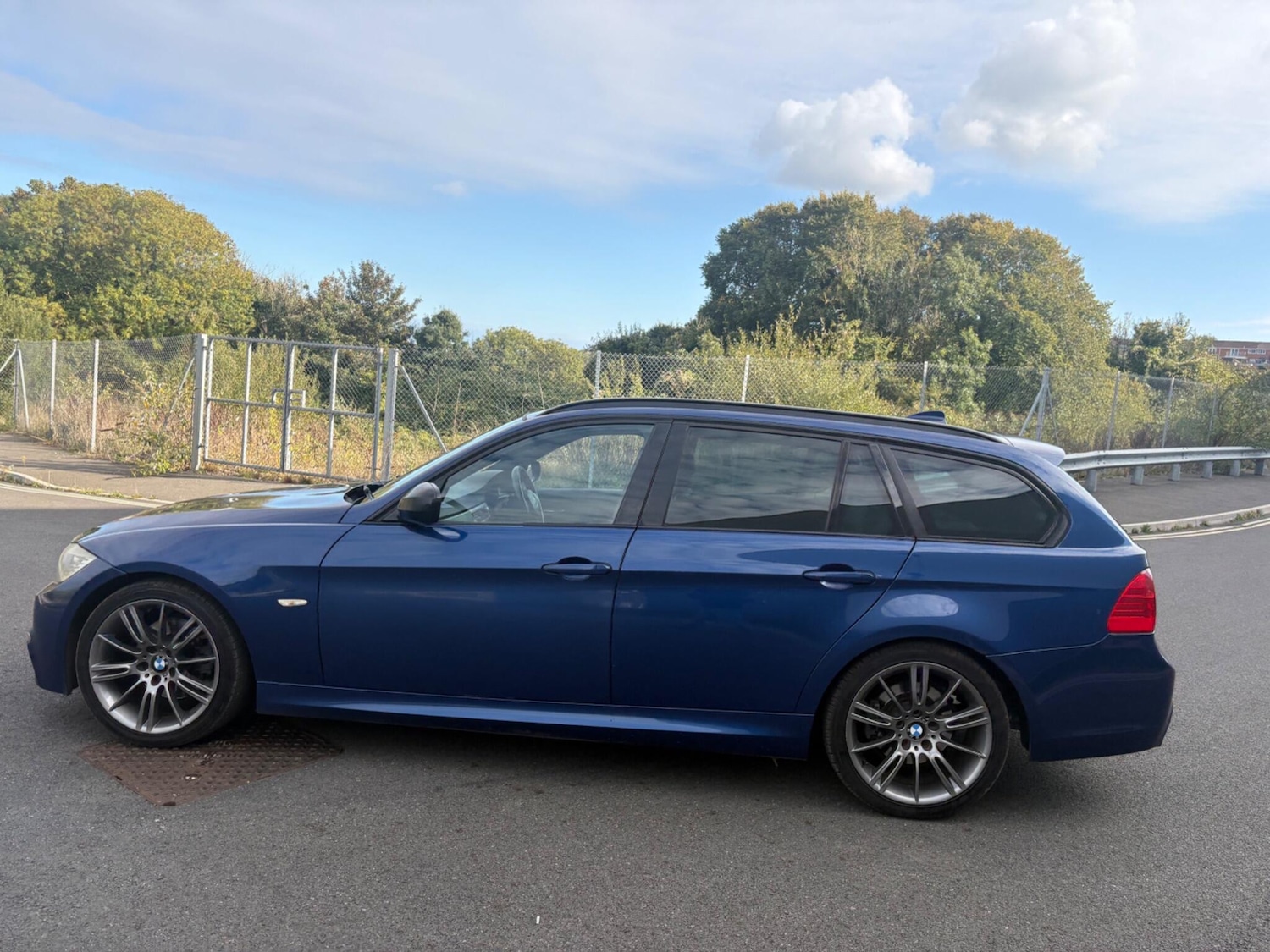 Used BMW 3 Series 2011 for sale - 76865158: Photo 43