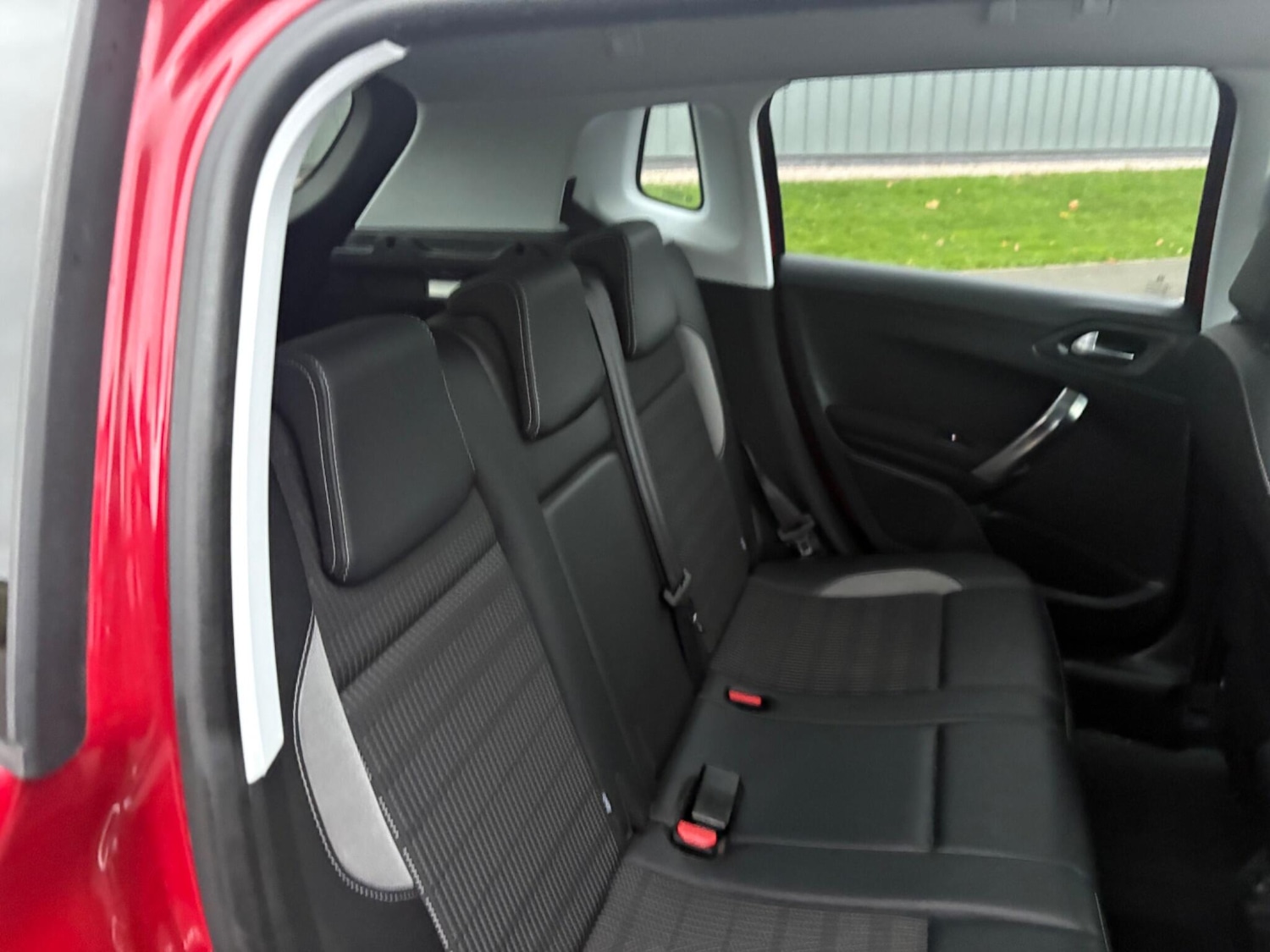 Used Peugeot 2008 2018 for sale - 76866461: Photo 3