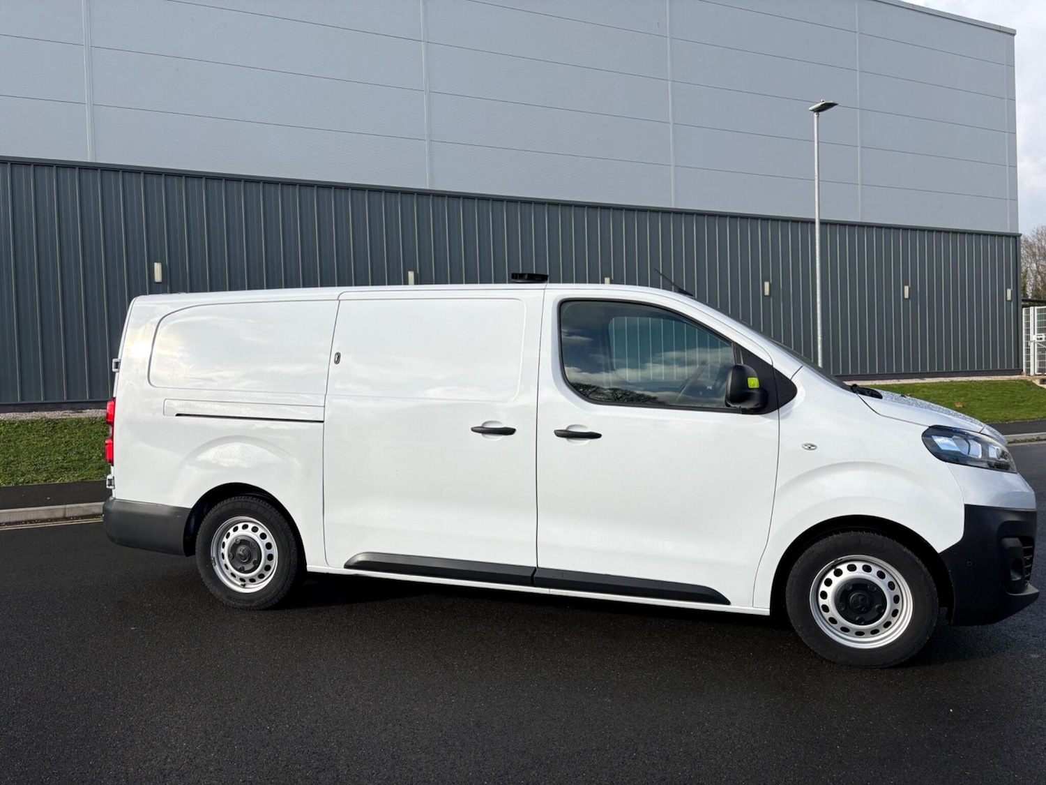 Used Vauxhall Vivaro Electric 2022 for sale - 77215434: Photo 27