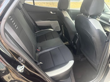 Used Kia Stonic 2018 for sale - 79373519: Photo