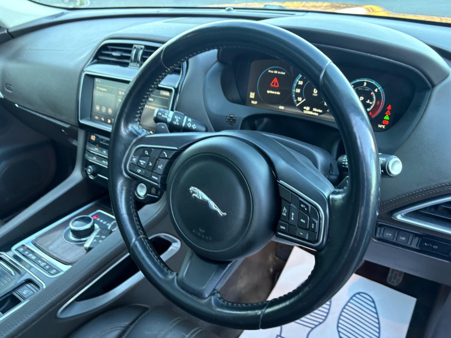 Used Jaguar F-Pace 2017 for sale - 78086119: Photo 12