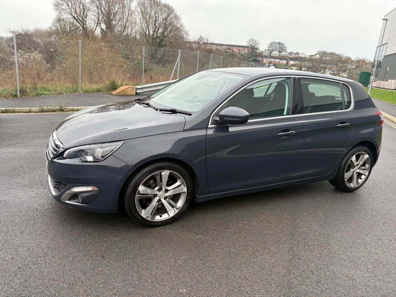 Used Peugeot 308 2016 for sale - 77049681: Photo 16