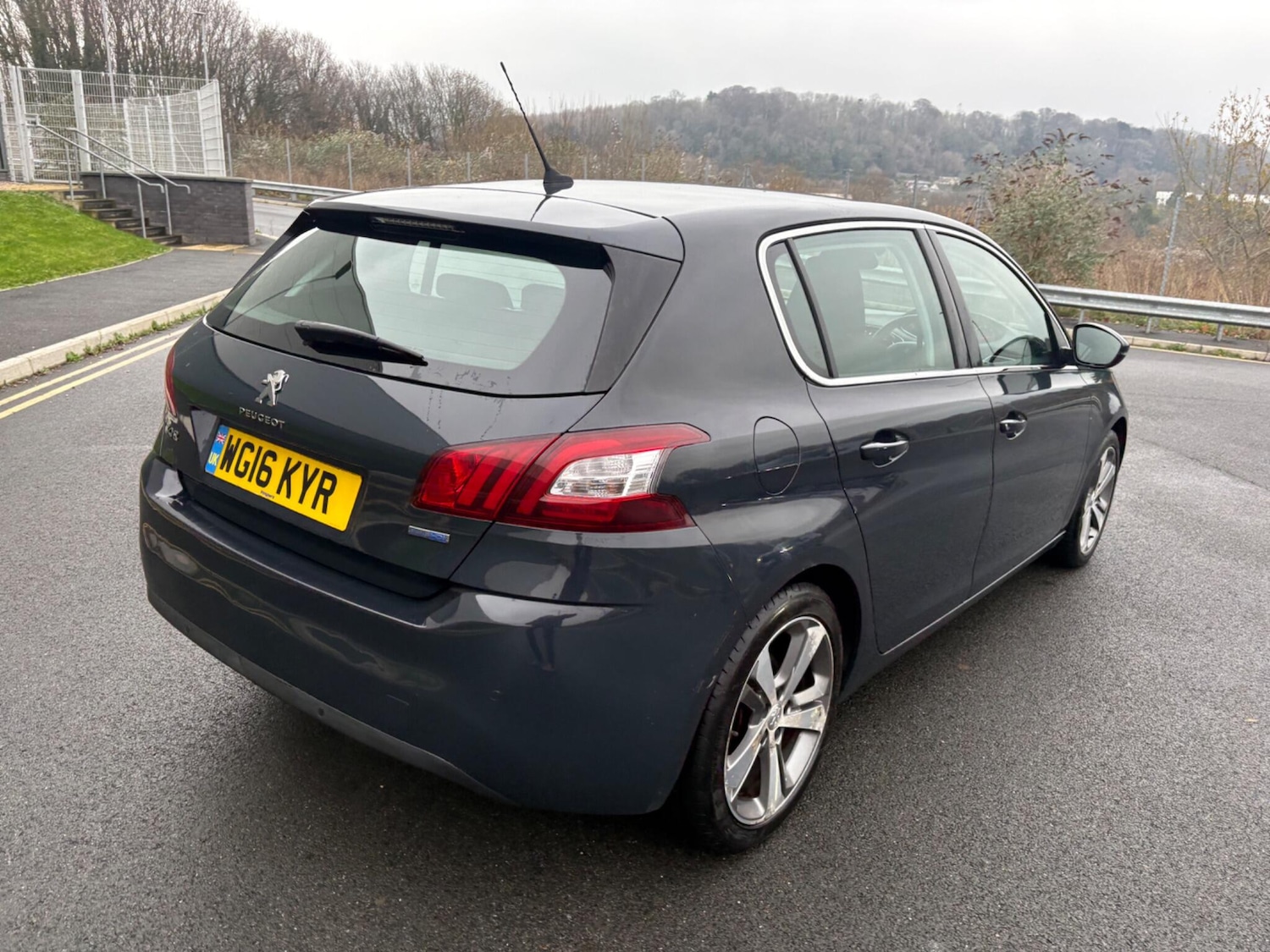 Used Peugeot 308 2016 for sale - 77049681: Photo 26