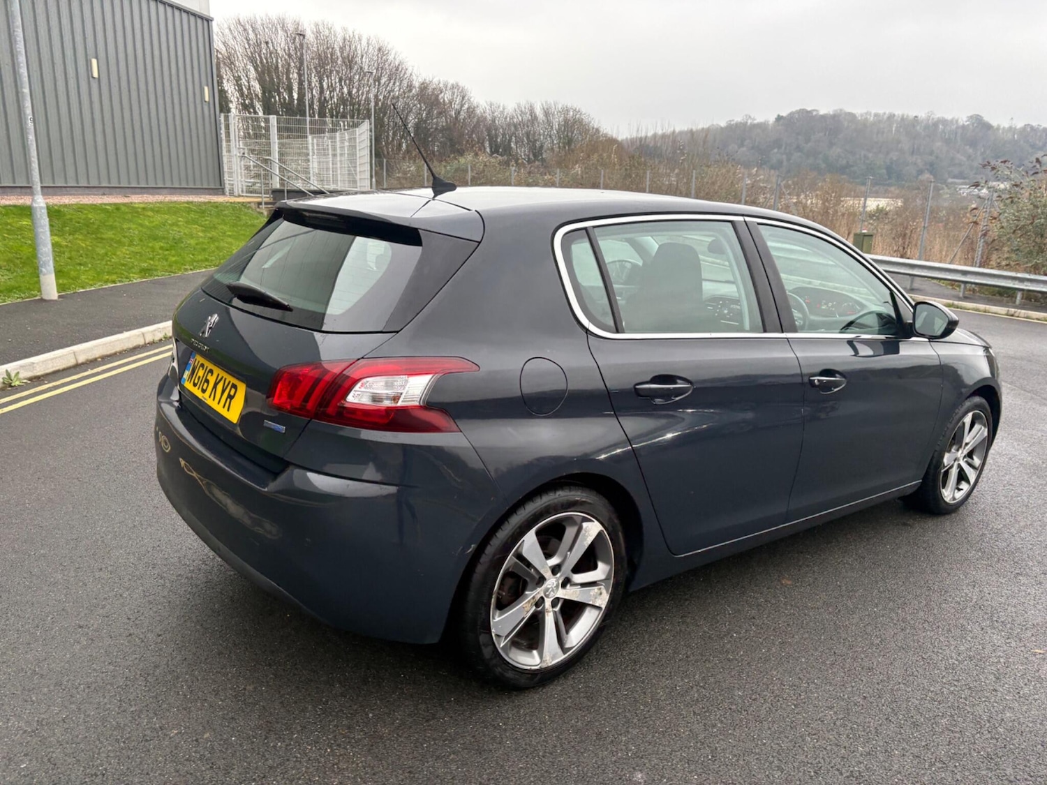 Used Peugeot 308 2016 for sale - 77049681: Photo 27